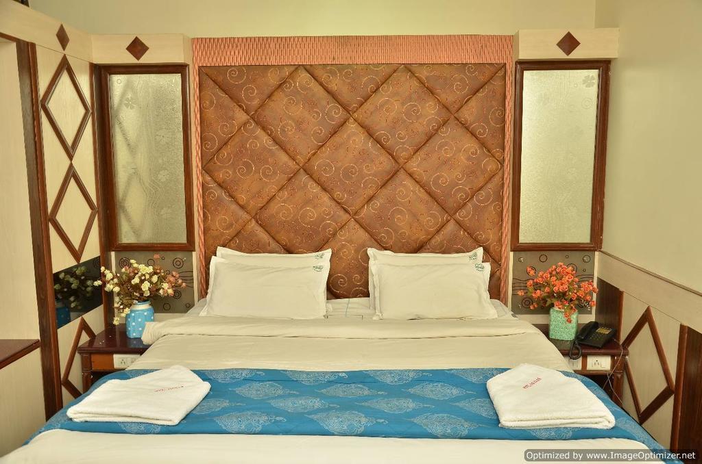 Hotel Aryaas Palayankottai Εξωτερικό φωτογραφία