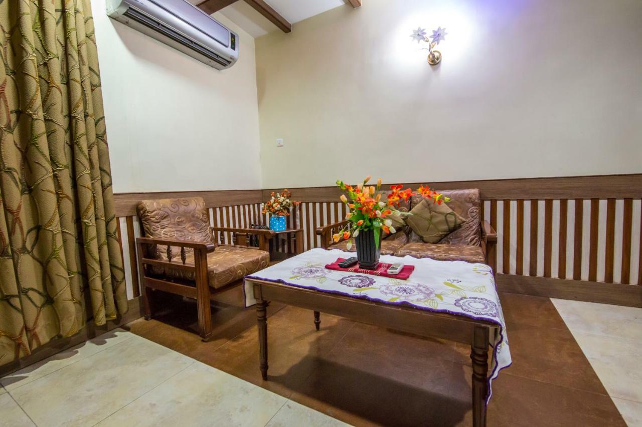 Hotel Aryaas Palayankottai Εξωτερικό φωτογραφία